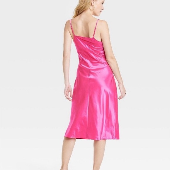 💖 NWOT Fuschia/Pink Satin Ruched Slip Dress💖 - Picture 2 of 2